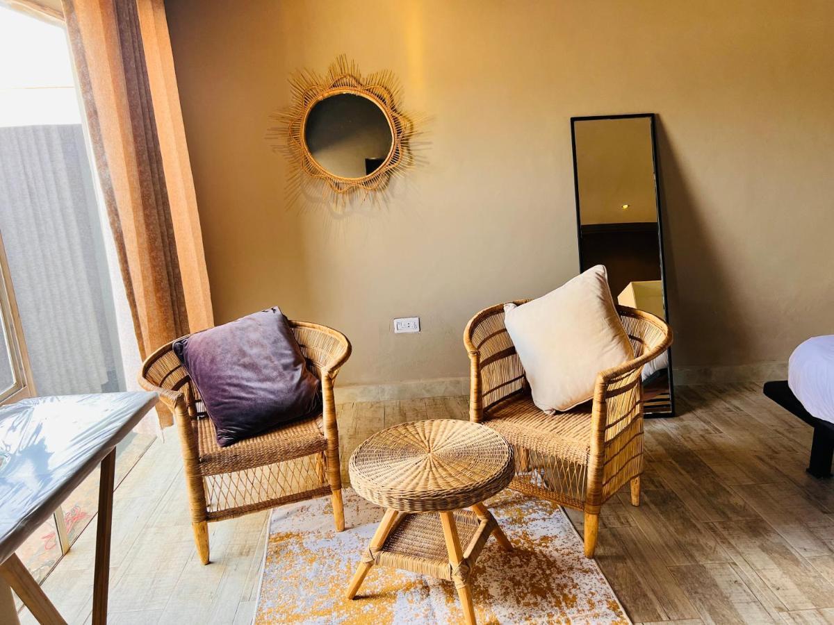 The Shed Venue & Boutique Hotel 利隆圭 外观 照片