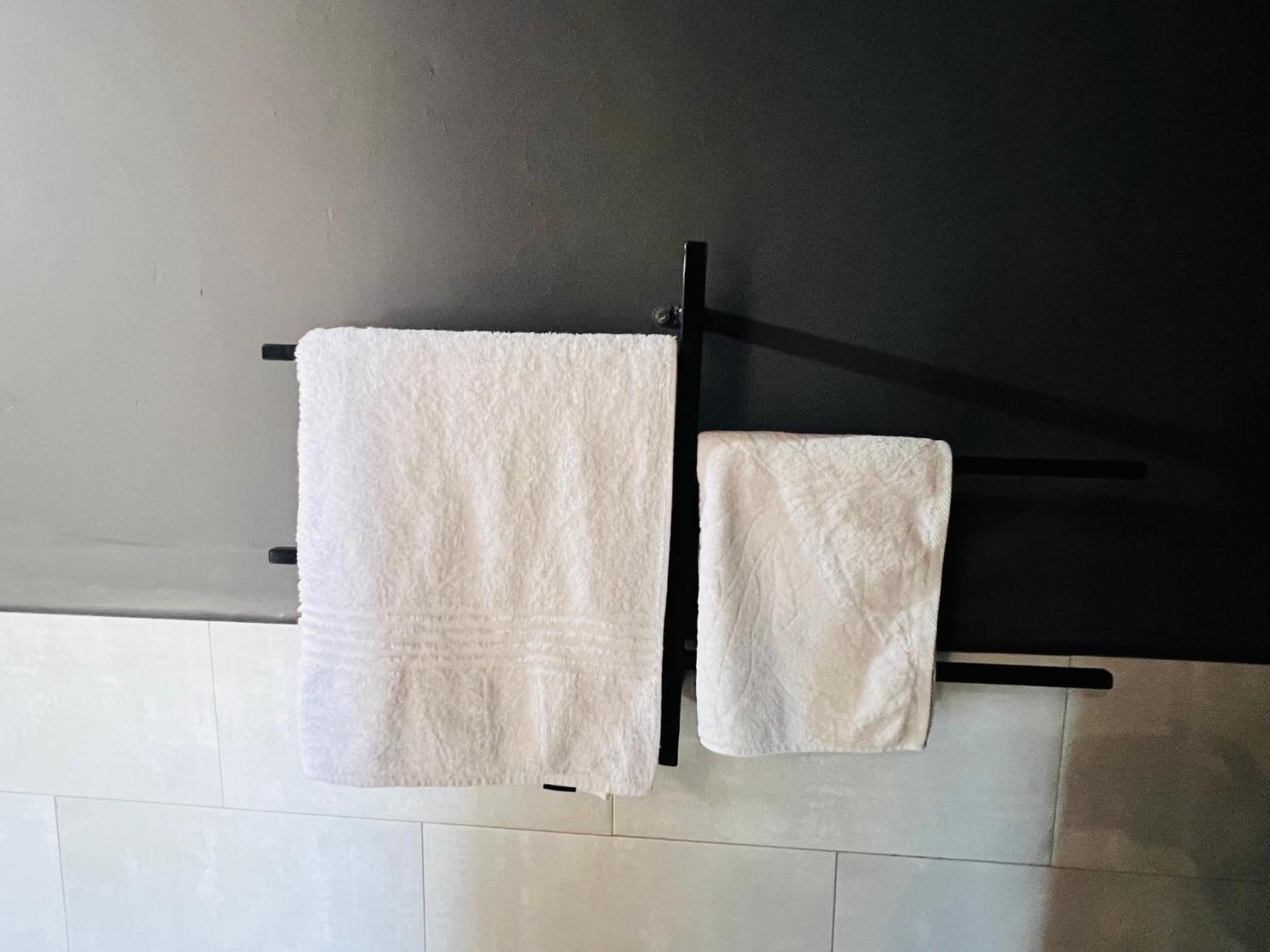 The Shed Venue & Boutique Hotel 利隆圭 外观 照片