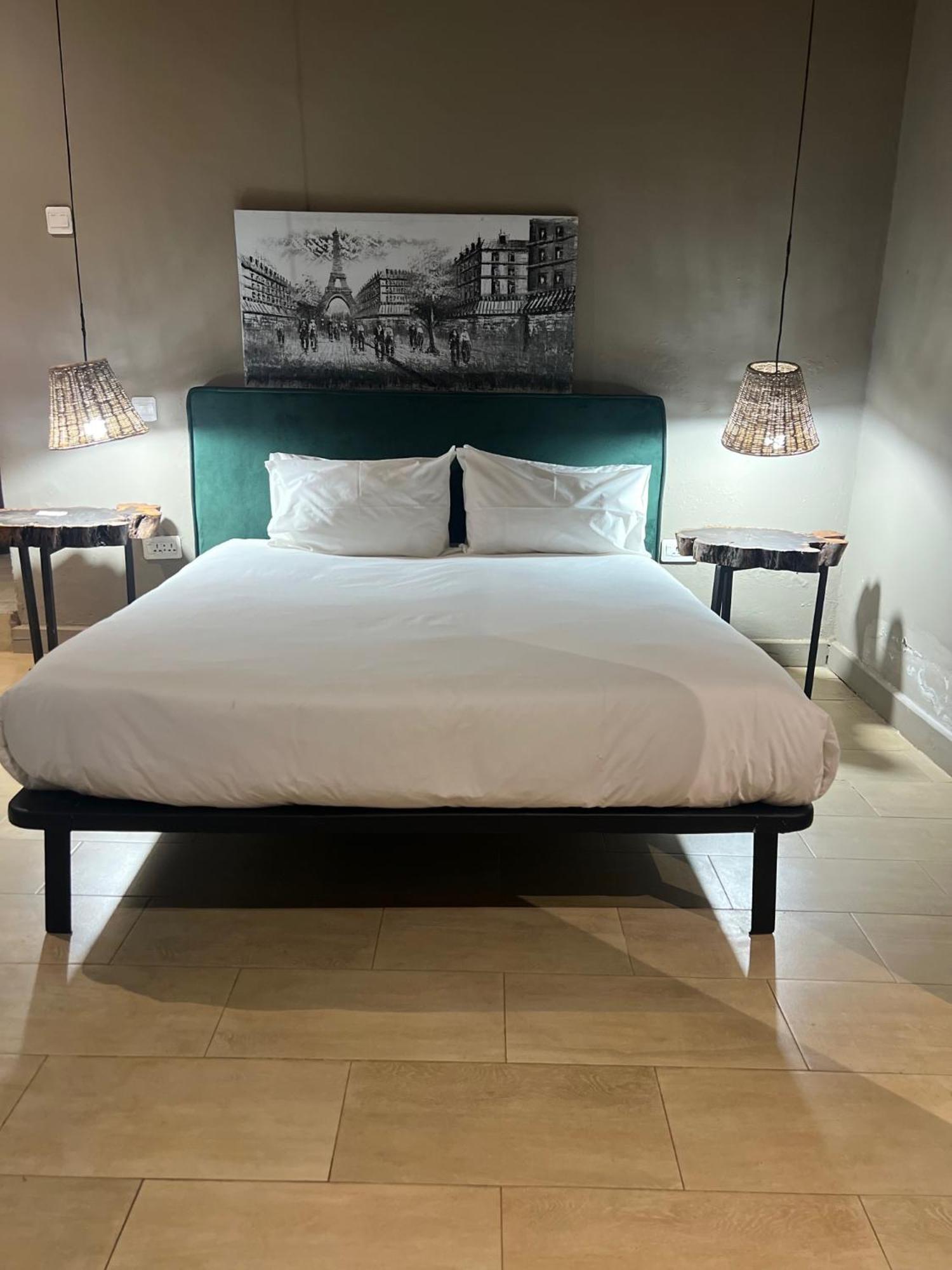 The Shed Venue & Boutique Hotel 利隆圭 外观 照片